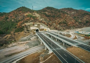 Още 5 километра от автомагистрала Струма заедно с новия тунел