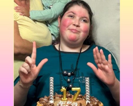 Зов за помощ! Момиче води втора битка с диагнозата рак, има спешна нужда от средства за лечение