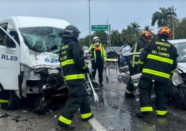 Петима аржентински туристи и шофьор са загинали в Мексико след