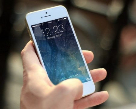 Кой допусна мобилните оператори да качат цените