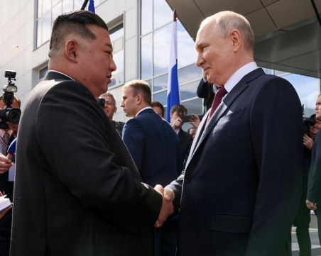 Путин подари на Ким Чен-ун руски автомобил