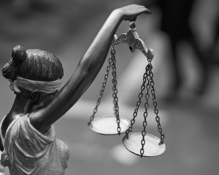 Три месеца ще проверяват имало ли е съдии в групата на Мартин Божанов-Нотариуса