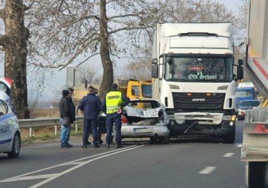 Пътен инцидент е станал тази сутрин на пътя Пловдив Пазарджик Катастрофата