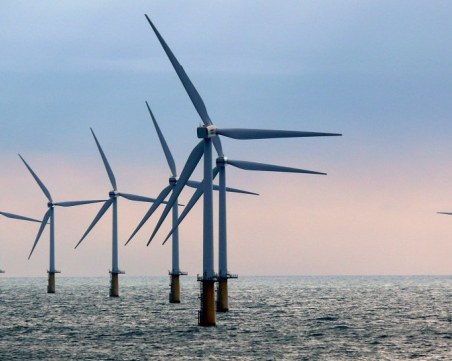 Общинският съвет във Варна гласува против вятърните паркове в Черно море