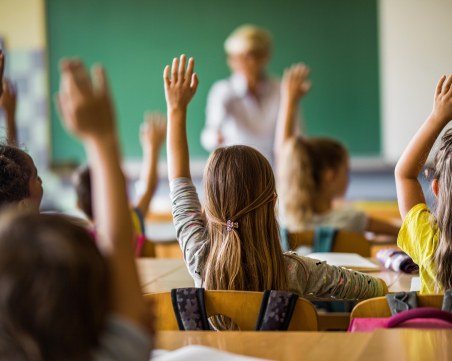 Обучават учители как да работят с изкуствен интелект