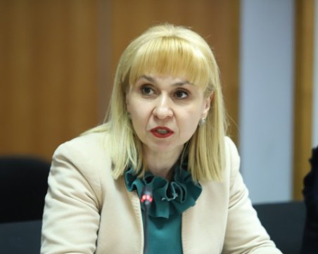 Омбудсманът алармира за забавяне на инвалидните пенсии