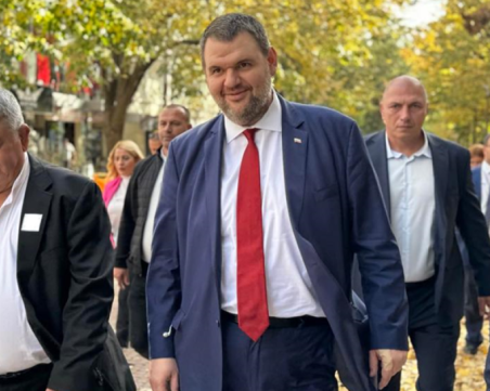 Пеевски: Девет месеца Христо Иванов пи турско кафе в кабинета ми и седя в скута ми