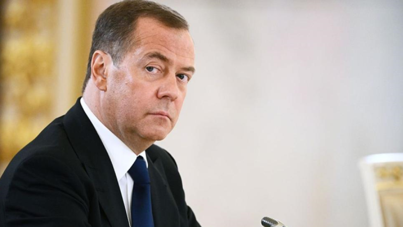 Медведев: Ако се наложи, руските войски ще достигнат Киев