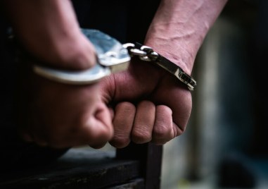 Арестуваха 32 годишен шофьор на тир с чуждестранна регистрация опитал