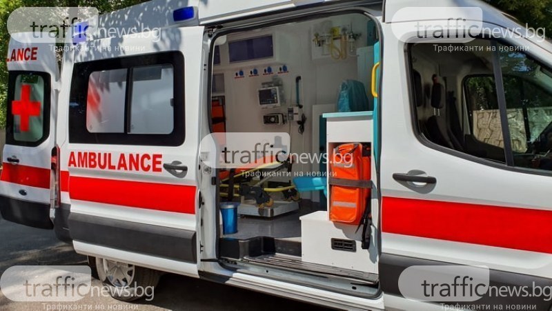 Парамедик изроди бебе в линейка в Бургас