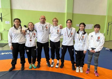 Три медала завоюваха състезателите на СКБ Локомотив на Държавното лично