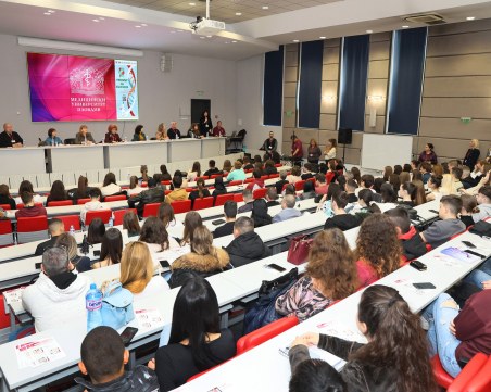 300 гимназисти на Деня на кандидат-студента в Медицински университет-Пловдив, 110 се включиха онлайн