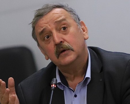 Проф. Кантарджиев: Сухото време е благоприятно за респираторните заболявания