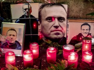 Тялото на Алексей Навални е предадено на майка му