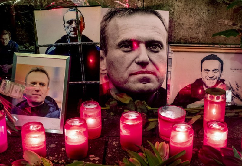 Тялото на Алексей Навални е предадено на майка му