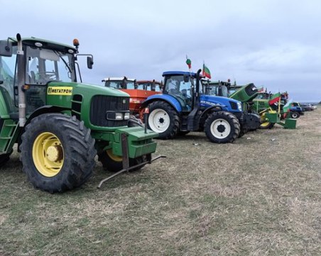 Блокадите на пътища от гръцки земеделци ще продължат и през следващата седмица