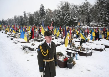 Около 31 000 украински войници са били убити защитавайки страната