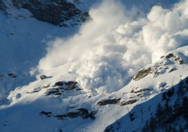 Опасност от лавини има във високите части на планините в Югозападна