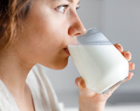 Какво мляко да изберем - пълномаслено или нискомаслено