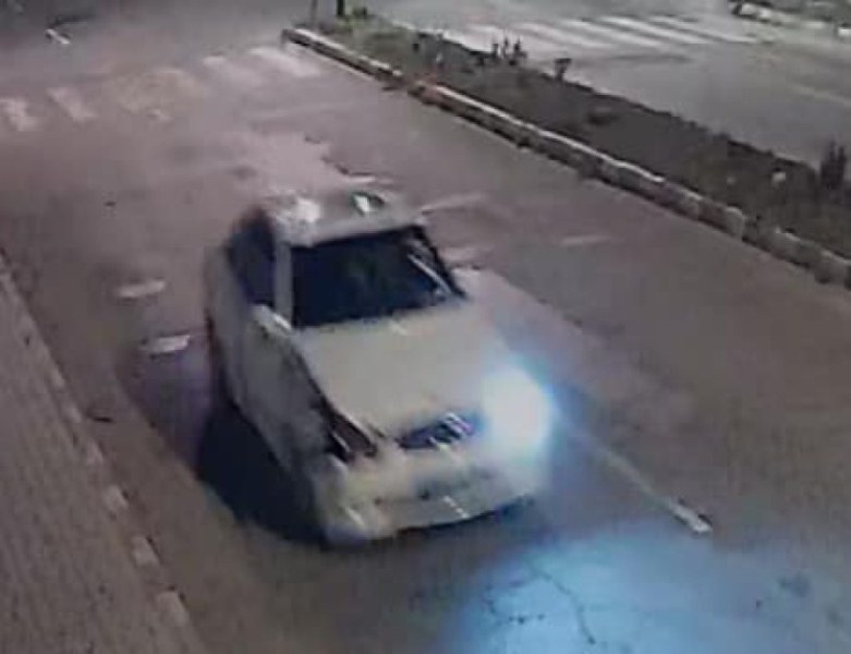 Шофьор блъсна паркиран бус в Асеновград и избяга