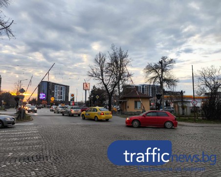 Прелезите по бул. „Копривщица” остават вдигнати, НКЖИ предадоха проекта за Бетонния мост