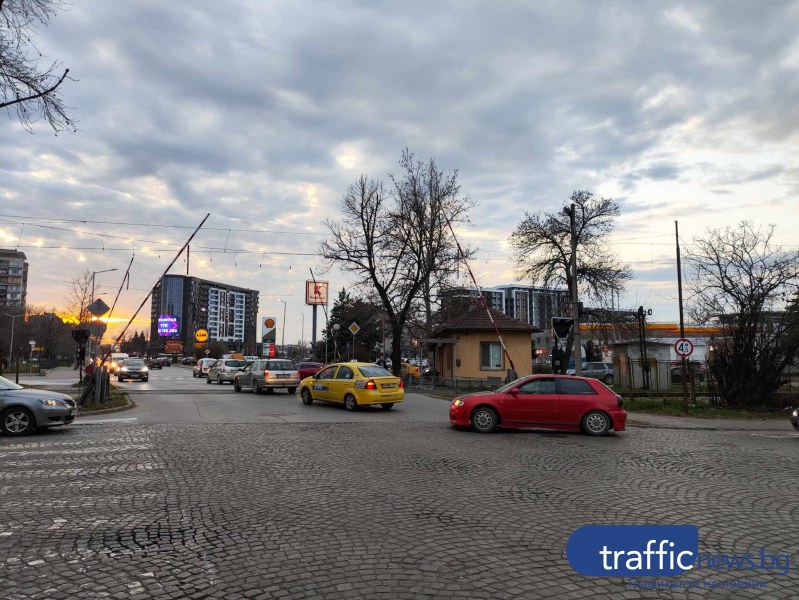 Прелезите по бул. „Копривщица” остават вдигнати, НКЖИ предадоха проекта за Бетонния мост