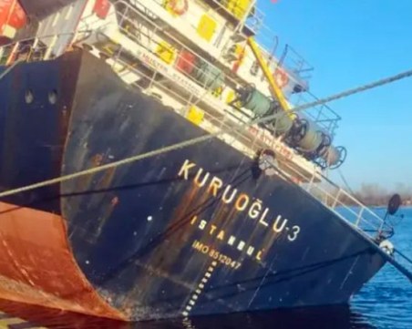 Руски ракети удариха турски кораб на пристанището в Херсон