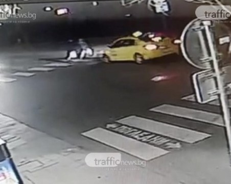 Таксиметровият шофьор, помел жена на пешеходна пътека в Пловдив, избяга от България