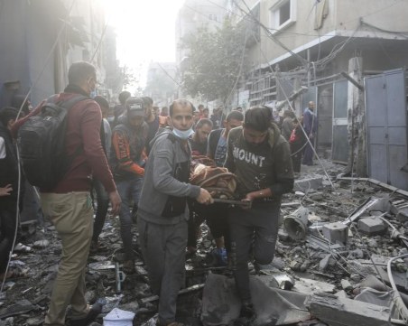 Над 100 убити и много ранени на опашка за хуманитарни помощи в Газа