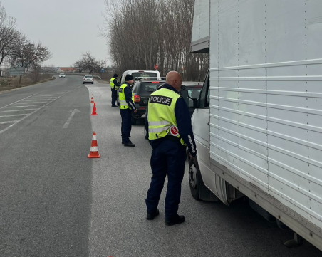 При спецакция на РУ-Раковски: Десетки проверени автомобили и лица