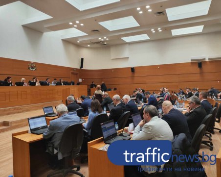 Съветниците в Пловдив вдигнаха със 100% наемите на общинските жилища и бутнаха ветото на губернатора за заплатите си