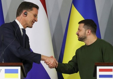 Нидерландският министър председател Марк Рюте и украинският президент Володимир Зеленски
