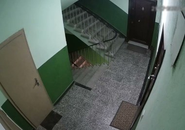 Видеокамера поставена над апартамент в жилищна сграда в Пловдив се