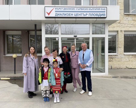 Малки Пижо и Пенда посетиха един от центровете за диализа в Пловдив