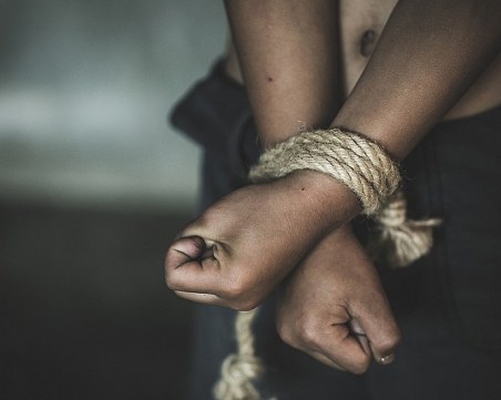 Отвлякоха и пребиха служител на „Криминална полиция”