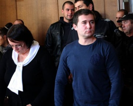 След 11 години: Връщат осъдения за двойното убийство пред 