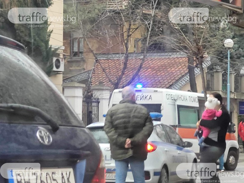 Катастрофа в центъра на Пловдив, линейка е на място
