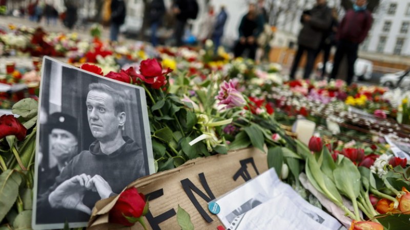 Погребват Алексей Навални днес