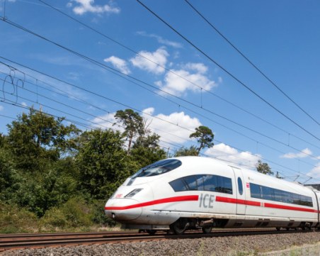 БДЖ ĸyпyвa 76 вaгoнa oт Dеutѕсhе Ваhn