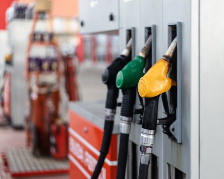 Експерт: Работата с руски петрол не води до спад в цените на горивата