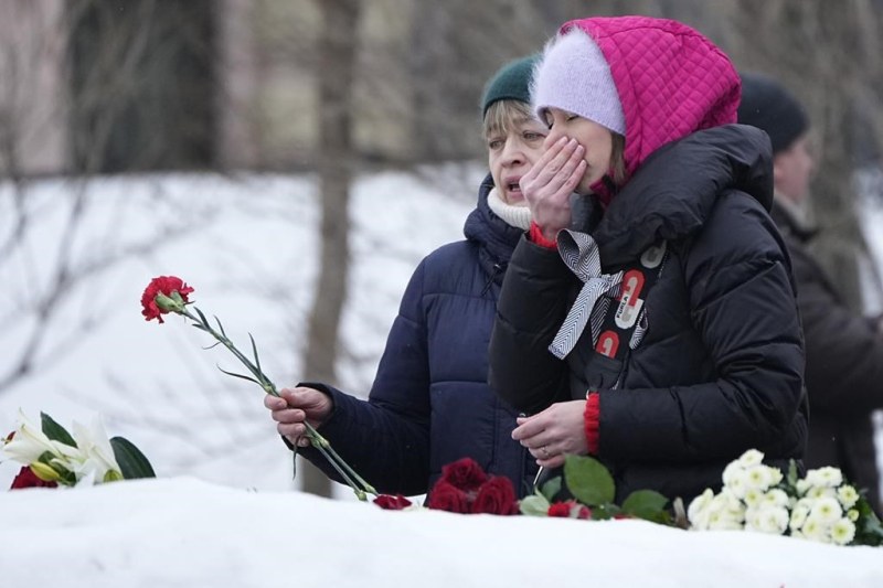 И днес хиляди московчани минаха през Борисовото гробище, за да