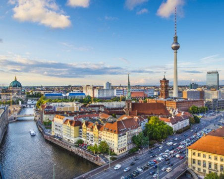 Близо 400 000 българи отбелязват Националния ни празник в Германия