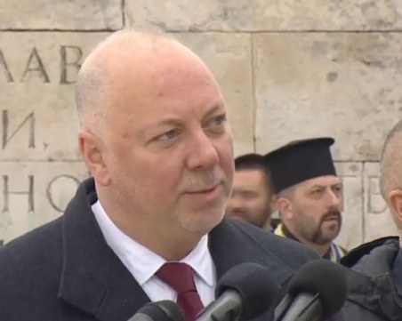 Посрещнаха Росен Желязков на Шипка с освирквания и викове 