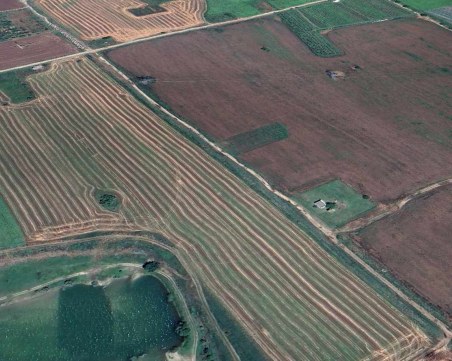 Заловиха пловдивски земеделец да прекарва незаконно вода за нивата си, Басейнова дирекция го глоби