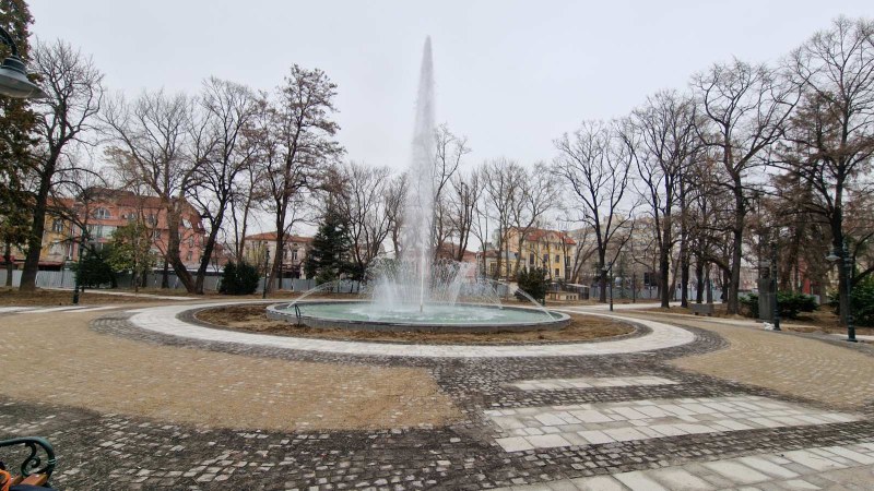 Водните атракции в Дондуковата градина готови, две площадки очакват децата