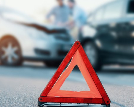 Девет души са ранени при катастрофи в страната, един е загинал