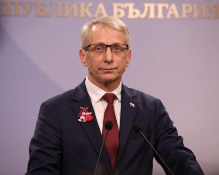 Оставката на Денков е депозирана в парламента