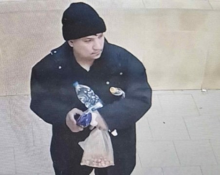 Познавате ли този мъж? Полицията в Пловдив го издирва заради кражба