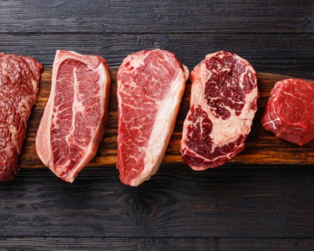 Защо пържолата посивява и безопасна ли е за ядене