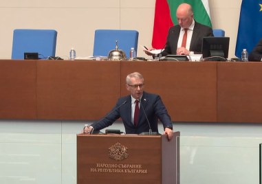 Народното събрание прие единодушно оставката на министър председателя Николай Денков Това
